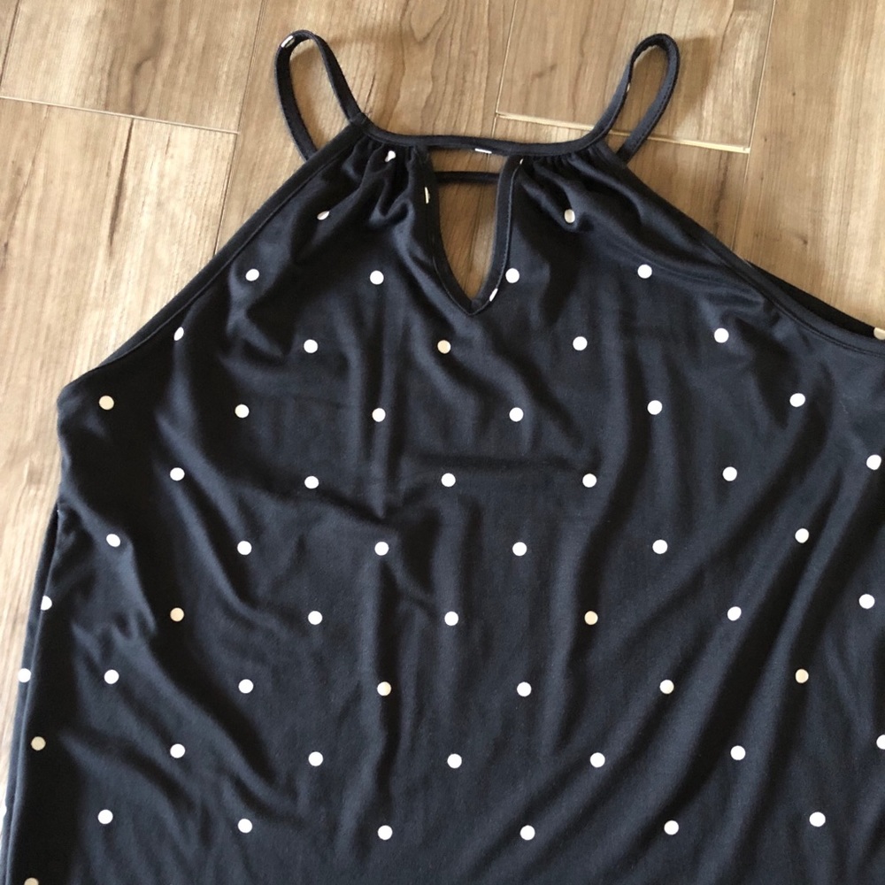 Sleeveless black polka top top